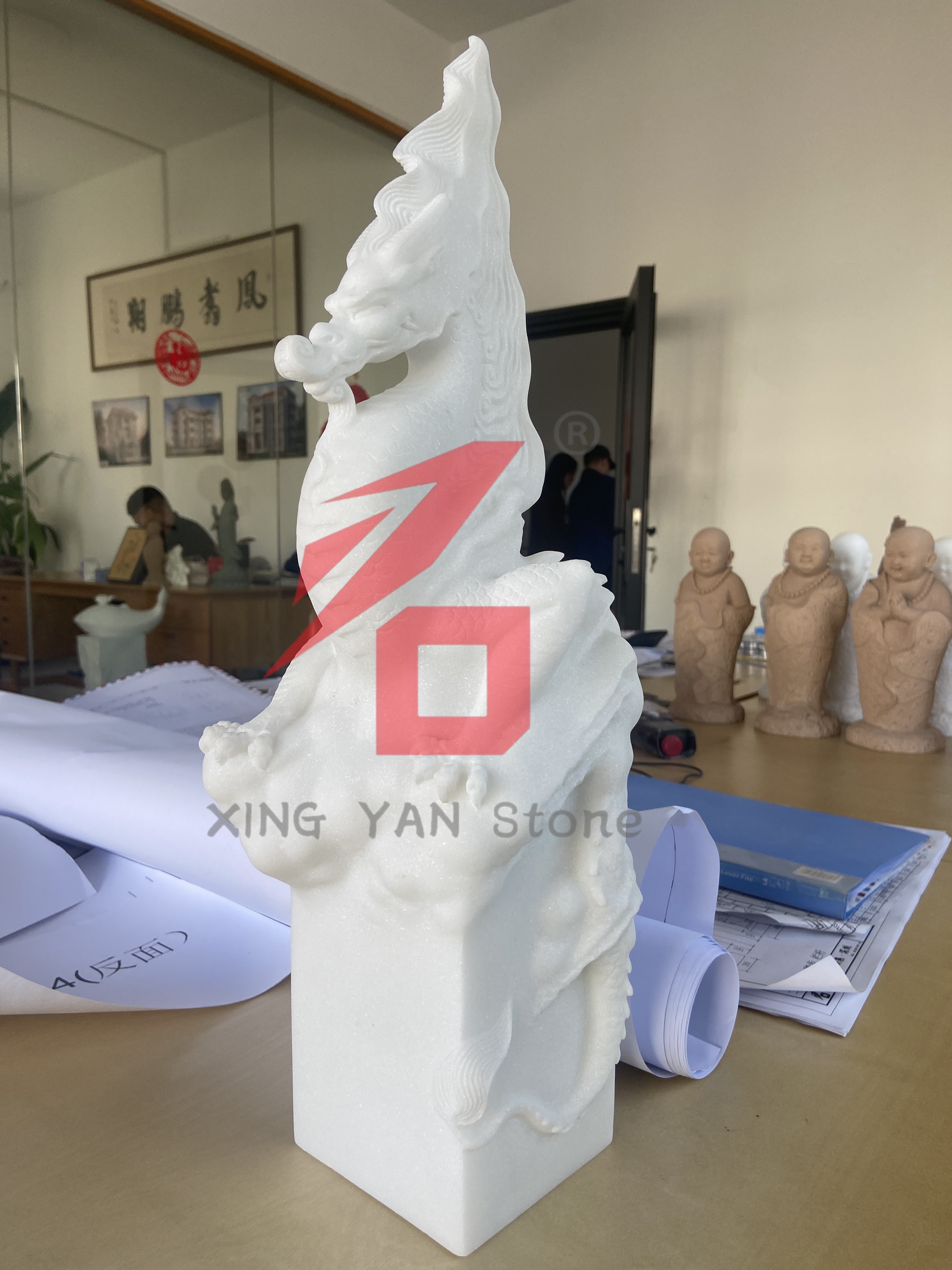 Rzeźby kamienne w stylu chińskim zyskują popularność na europejskich i amerykańskich rynkach pomników